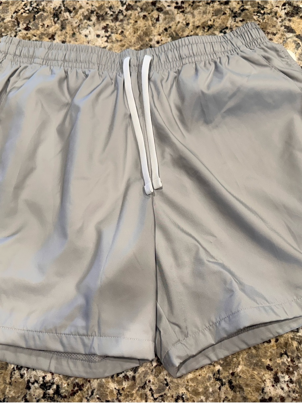 Nike Men's Woven Flow Shorts, size large. NEW